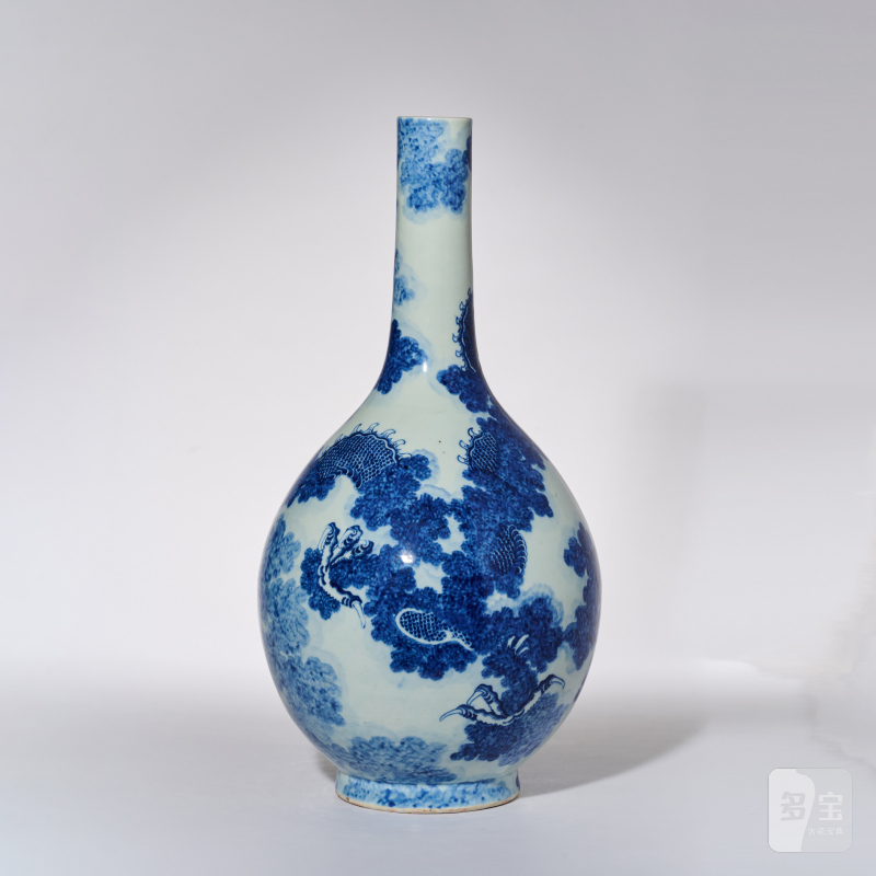 清乾隆 唐英风格青花云龙纹胆瓶 - 图9